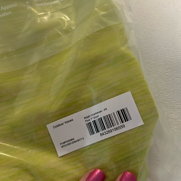 NWT Outdoor Voices Flow 7” Short - Picture 6 of 6